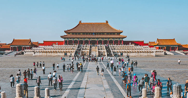 China's Service Sector Bounces Back into Growth as COVID-19 Fades Out